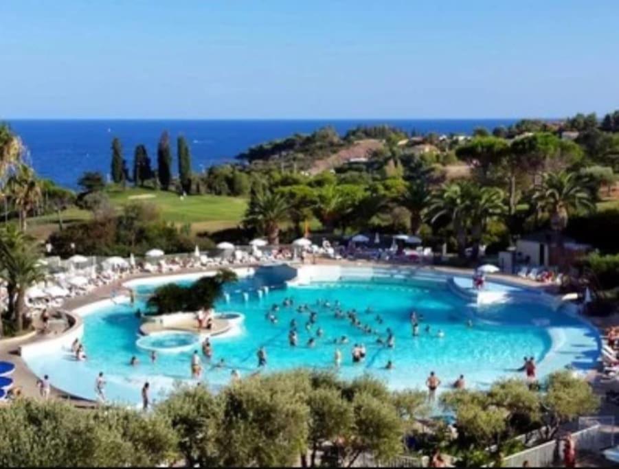 Superbe Appartement Village Cap Esterel 4P Climatise Saint-Raphaël Zewnętrze zdjęcie
