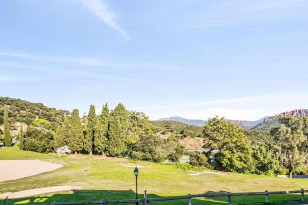 Superbe Appartement Village Cap Esterel 4P Climatise Saint-Raphaël Zewnętrze zdjęcie